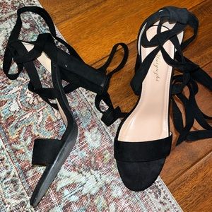 Black tie up strap block heel